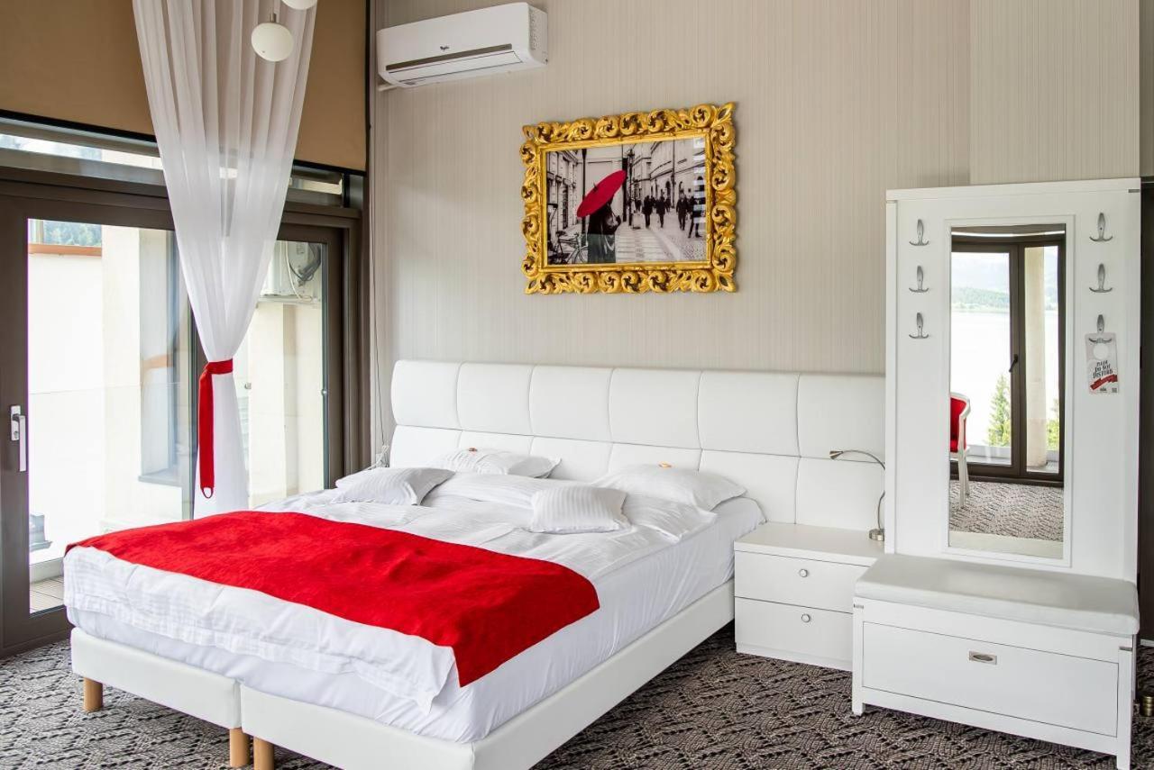 Hotel Roser House Boutique - Pe Malul Lacului Колибица Экстерьер фото