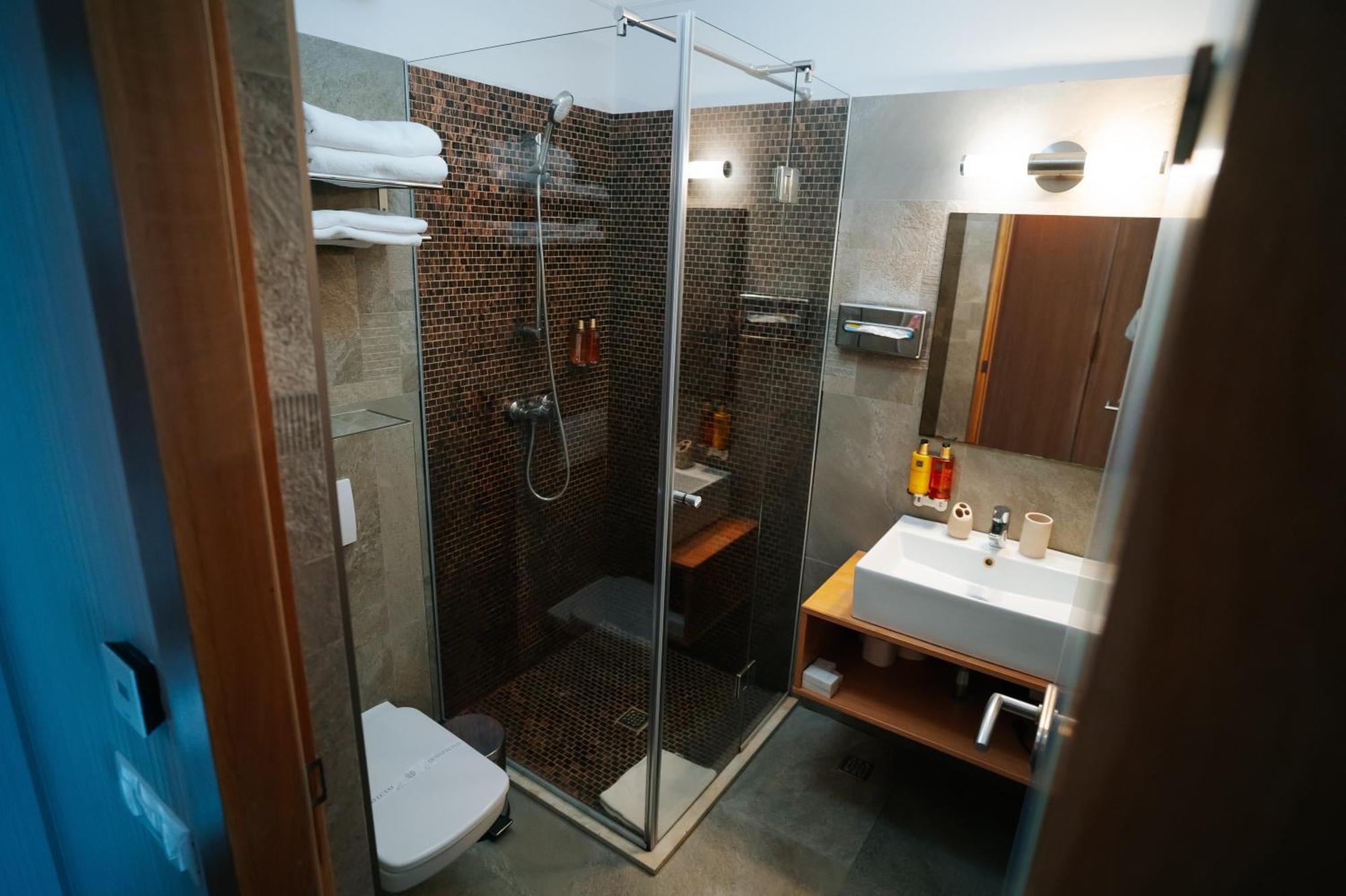 Hotel Roser House Boutique - Pe Malul Lacului Колибица Экстерьер фото